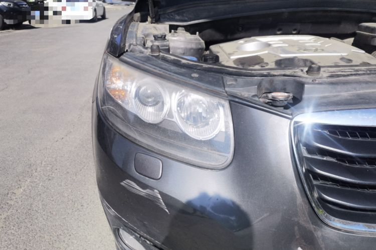Used Hyundai Santa Fe Classic 2010 2.4 Ultimate Edition 7-Seater Four-Wheel Drive Right Front Headlight