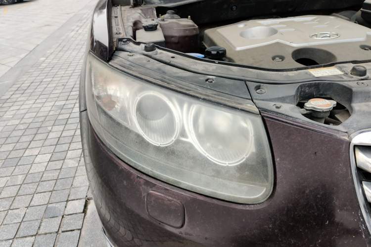 Used Hyundai Santa Fe Classic 2010 2.4 Ultimate Edition 7-Seater Four-Wheel Drive Right Front Headlight