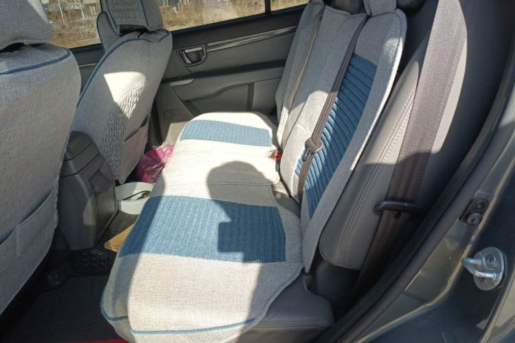 Used Hyundai Santa Fe Classic 2010 2.4 Ultimate Edition 7-Seater Four-Wheel Drive Left Rear Seat