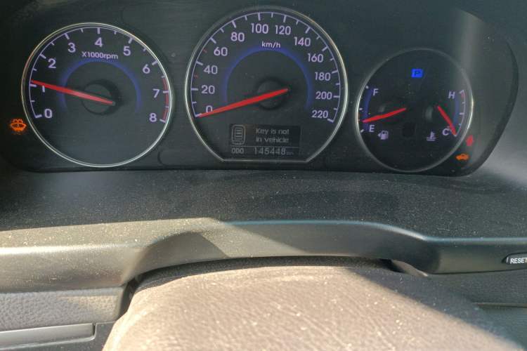 Used Hyundai Santa Fe Classic 2010 2.4 Ultimate Edition 7-Seater Four-Wheel Drive Odometer Close Up