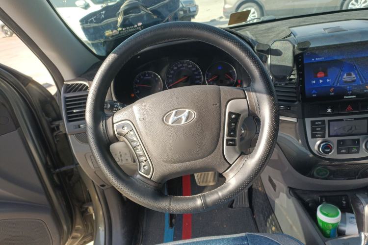 Used Hyundai Santa Fe Classic 2010 2.4 Ultimate Edition 7-Seater Four-Wheel Drive Steering Wheel