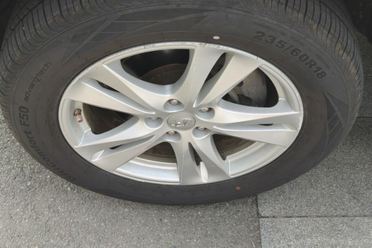 Used Hyundai Santa Fe Classic 2010 2.4 Ultimate Edition 7-Seater Four-Wheel Drive Exterior 1