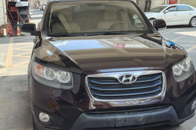 Used Hyundai Santa Fe Classic 2010 2.4 Ultimate Edition 7-Seater Four-Wheel Drive Exterior 2