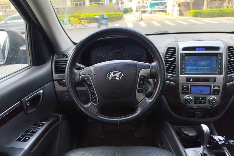 Used Hyundai Santa Fe Classic 2010 2.4 Comfort Edition 7-Seater Four-Wheel Drive Steering Wheel