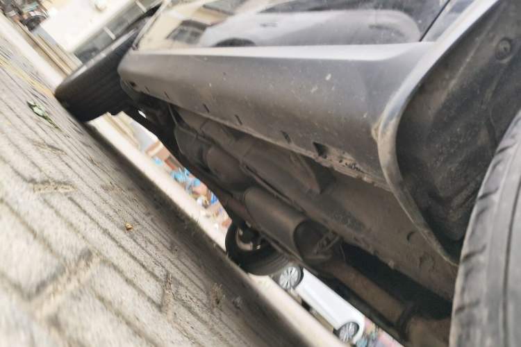 Used Hyundai Santa Fe Classic 2011 2.4 Comfort Edition 5-Seater Two-Wheel Drive Chassis Front Right