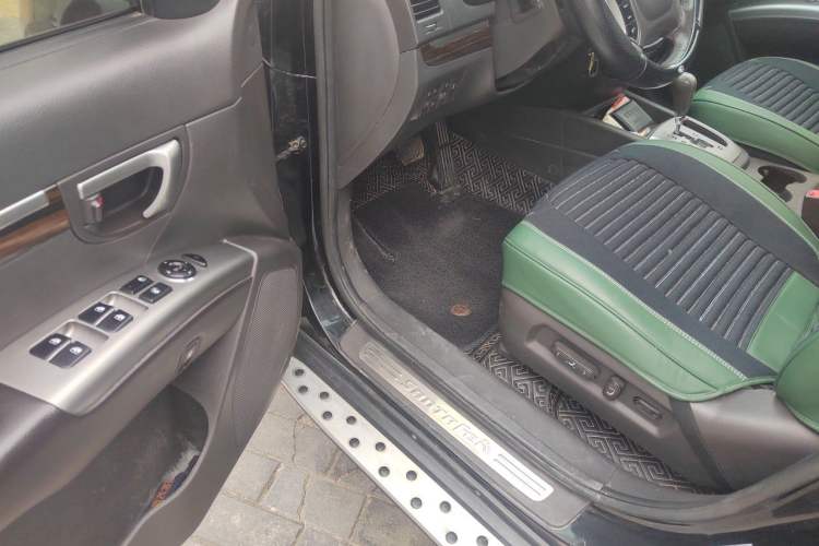 Used Hyundai Santa Fe Classic 2011 2.4 Comfort Edition 7-Seater Two-Wheel Drive Driver Seat