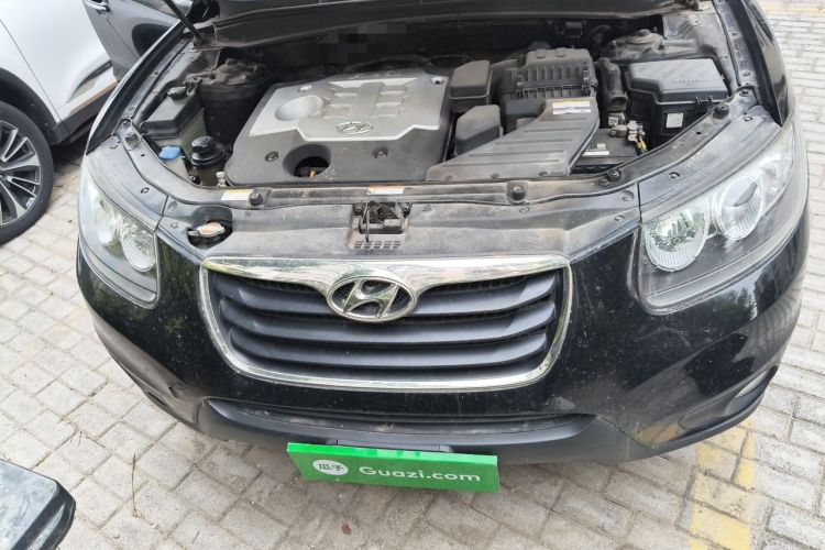 Used Hyundai Santa Fe Classic 2011 2.4 Comfort Edition 5-Seater Two-Wheel Drive Engine Bay