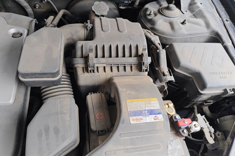 Used Hyundai Santa Fe Classic 2011 2.4 Comfort Edition 5-Seater Two-Wheel Drive Engine Bay Left