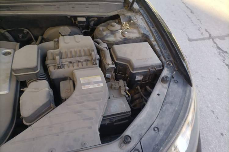 Used Hyundai Santa Fe Classic 2011 2.4 Comfort Edition 7-Seater Two-Wheel Drive Engine Bay Left
