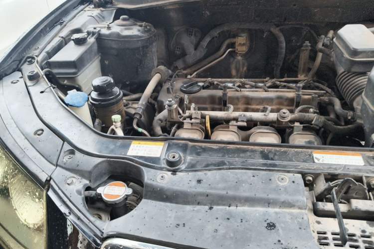 Used Hyundai Santa Fe Classic 2011 2.4 Ultimate Edition 7-Seater Two-Wheel Drive Engine Bay Right
