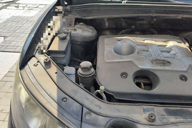 Used Hyundai Santa Fe Classic 2011 2.4 Ultimate Edition 7-Seater Two-Wheel Drive Engine Bay Right