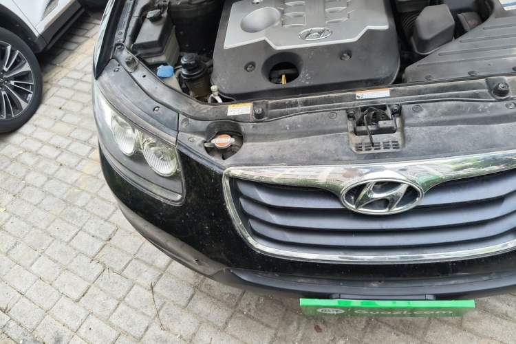 Used Hyundai Santa Fe Classic 2011 2.4 Comfort Edition 5-Seater Two-Wheel Drive Engine Bay Right