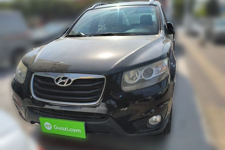 Used Hyundai Santa Fe Classic 2011 2.4 Ultimate Edition 7-Seater Two-Wheel Drive Front