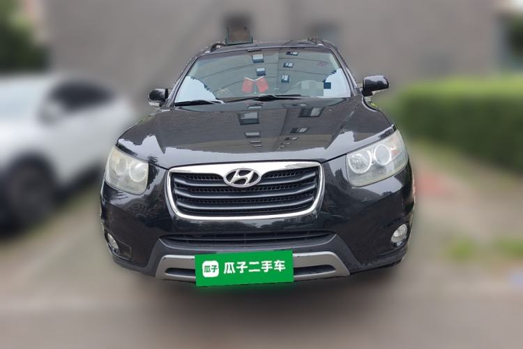 Used Hyundai Santa Fe Classic 2011 2.4 Comfort Edition 7-Seater Two-Wheel Drive Front