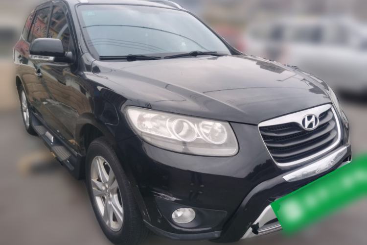 Used Hyundai Santa Fe Classic 2011 2.4 Comfort Edition 5-Seater Two-Wheel Drive Front Right 45 Deg