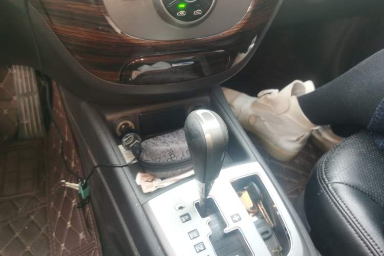 Used Hyundai Santa Fe Classic 2011 2.4 Comfort Edition 5-Seater Two-Wheel Drive Gear Lever