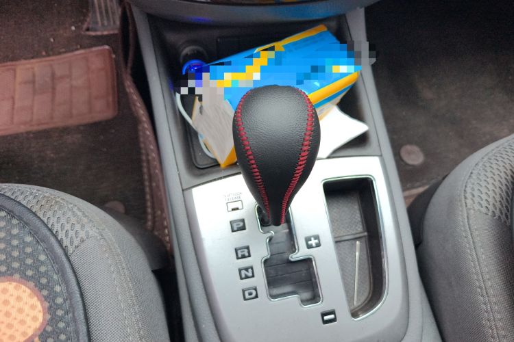 Used Hyundai Santa Fe Classic 2011 2.4 Comfort Edition 7-Seater Two-Wheel Drive Gear Lever