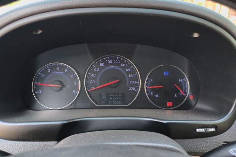 Used Hyundai Santa Fe Classic 2011 2.4 Ultimate Edition 7-Seater Two-Wheel Drive Instrument Cluster