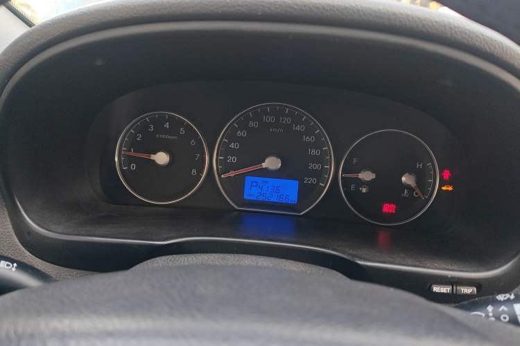 Used Hyundai Santa Fe Classic 2011 2.4 Comfort Edition 7-Seater Two-Wheel Drive Instrument Cluster