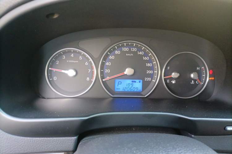 Used Hyundai Santa Fe Classic 2011 2.4 Comfort Edition 7-Seater Two-Wheel Drive Instrument Cluster