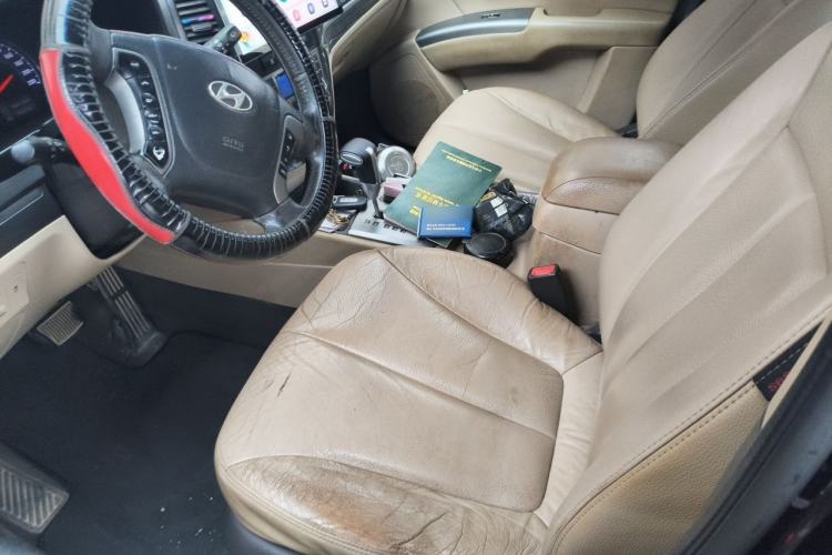Used Hyundai Santa Fe Classic 2011 2.4 Ultimate Edition 7-Seater Two-Wheel Drive Left Front Seat