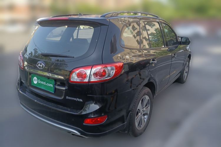 Used Hyundai Santa Fe Classic 2011 2.4 Comfort Edition 7-Seater Two-Wheel Drive Rear Right 45 Deg