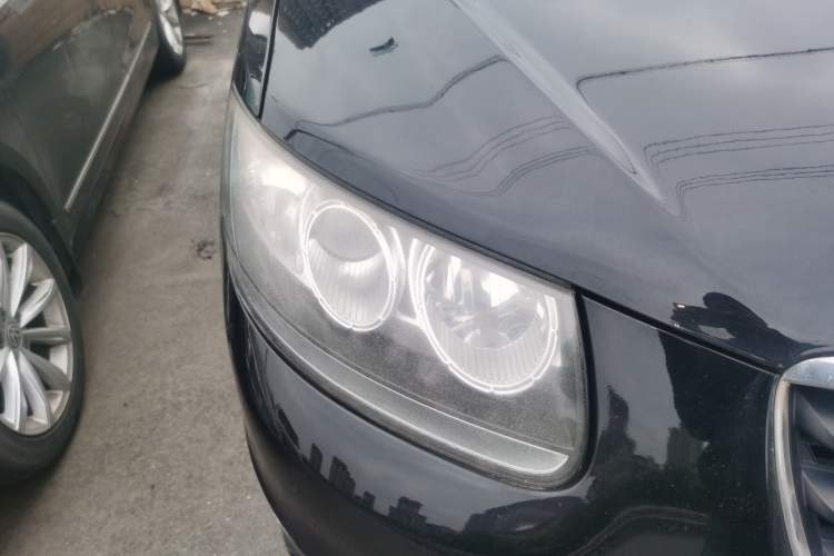 Used Hyundai Santa Fe Classic 2011 2.4 Comfort Edition 5-Seater Two-Wheel Drive Right Front Headlight