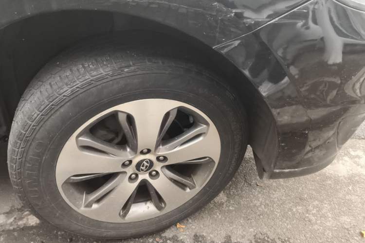 Used Hyundai Santa Fe Classic 2011 2.4 Ultimate Edition Five-Seater Two-Wheel Drive Right Front Wheel Hub