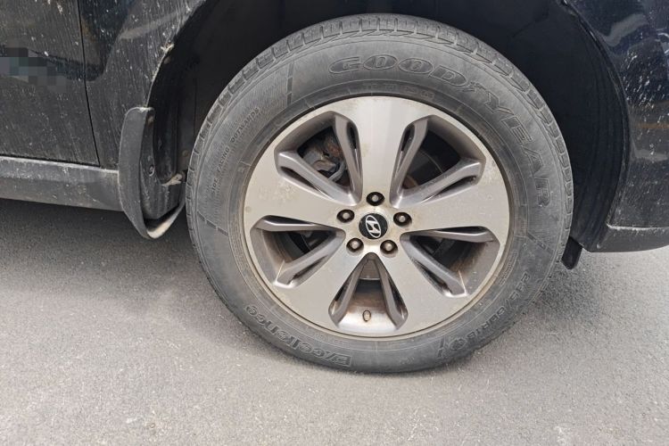 Used Hyundai Santa Fe Classic 2011 2.4 Comfort Edition 5-Seater Two-Wheel Drive Right Front Wheel Hub