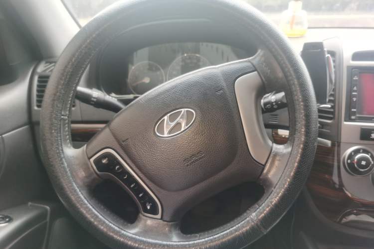 Used Hyundai Santa Fe Classic 2011 2.4 Comfort Edition 5-Seater Two-Wheel Drive Steering Wheel