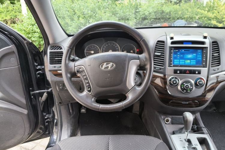 Used Hyundai Santa Fe Classic 2011 2.4 Comfort Edition 5-Seater Two-Wheel Drive Steering Wheel