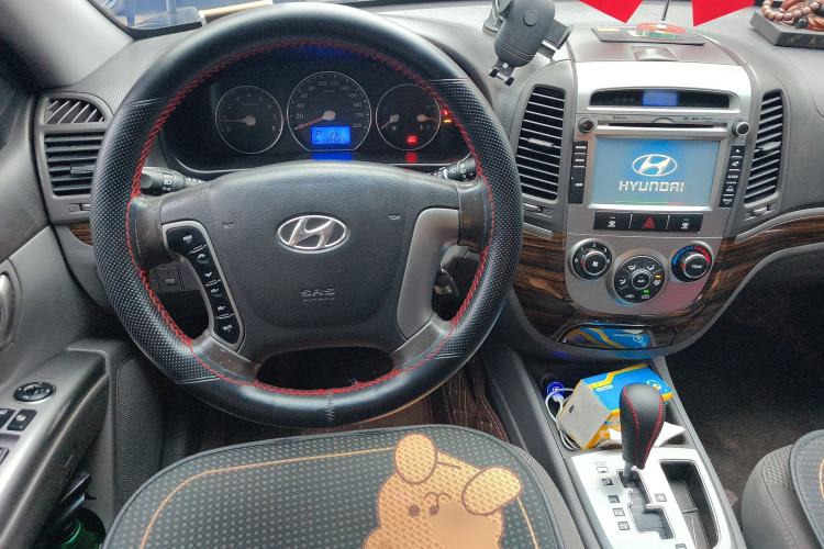Used Hyundai Santa Fe Classic 2011 2.4 Comfort Edition 7-Seater Two-Wheel Drive Steering Wheel