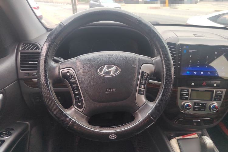 Used Hyundai Santa Fe Classic 2011 2.4 Comfort Edition 7-Seater Two-Wheel Drive Steering Wheel