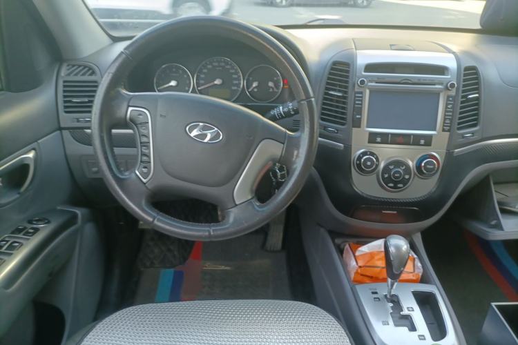 Used Hyundai Santa Fe Classic 2011 2.4 Comfort Edition 7-Seater Two-Wheel Drive Steering Wheel