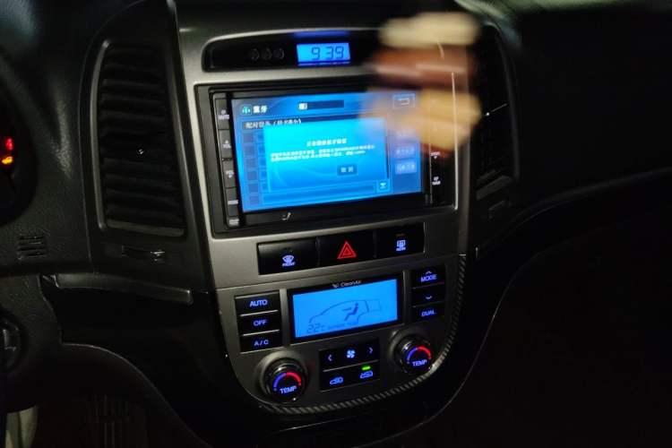 Used Hyundai Santa Fe Classic  Audio And AC Panel