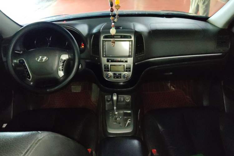 Used Hyundai Santa Fe Classic  Center Console