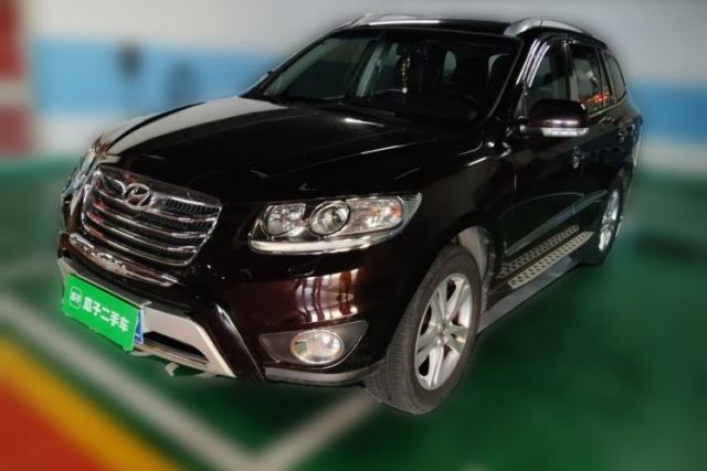 Used Hyundai Santa Fe Classic Registered in 2011, automatic transmission, 2.4L gasoline, 7-seater (imported).