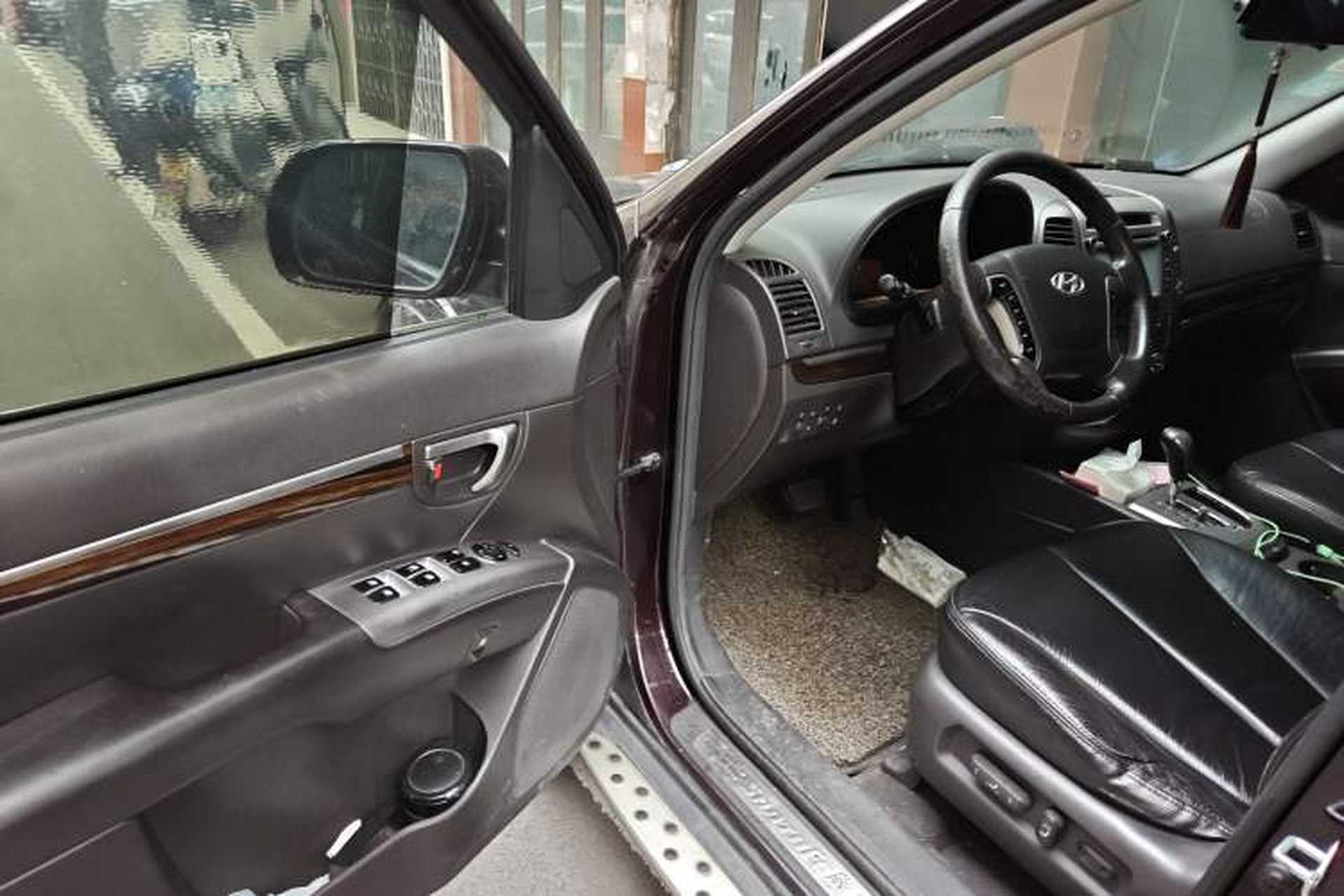 Used Hyundai Santa Fe Classic 2011 2.4 Comfort Edition 7-Seater Two-Wheel Drive Driver Seat
