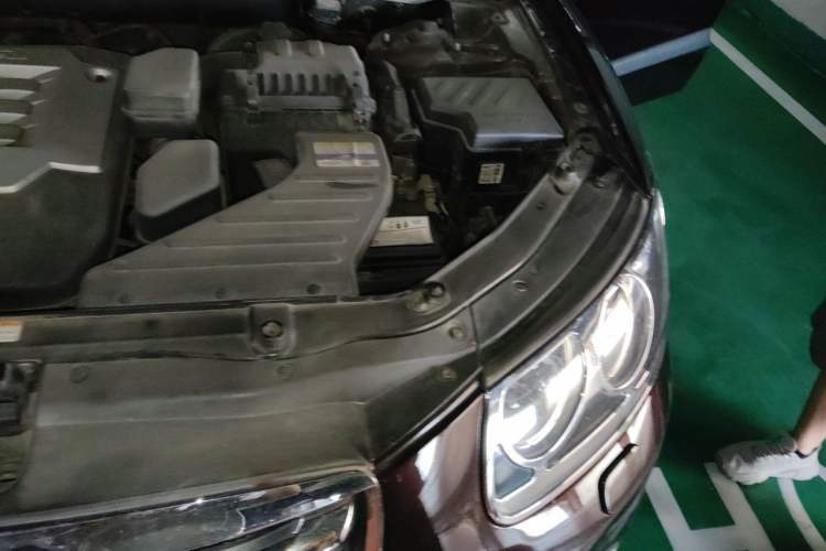 Used Hyundai Santa Fe Classic  Engine Bay Left