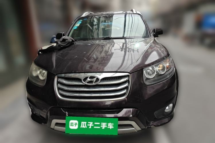 Used Hyundai Santa Fe Classic 2011 2.4 Comfort Edition 7-Seater Two-Wheel Drive Front
