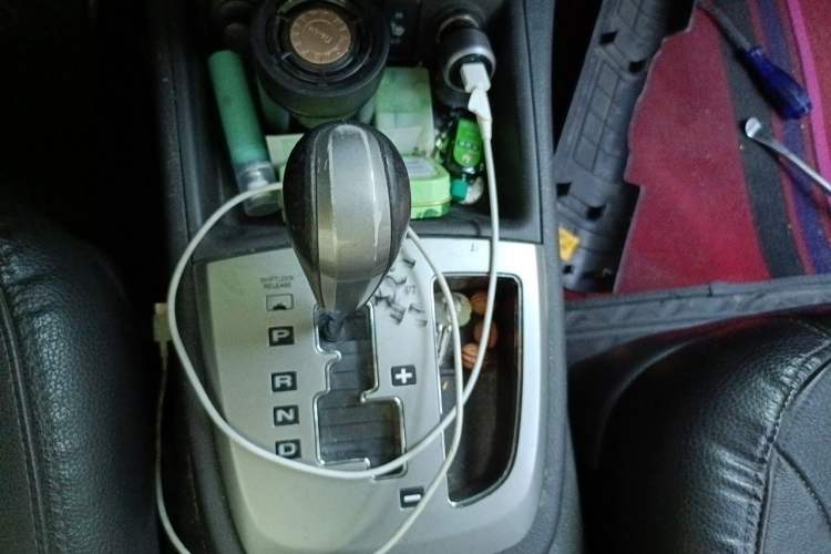 Used Hyundai Santa Fe Classic 2011 2.4 Ultimate Edition 7-Seater Two-Wheel Drive Gear Lever