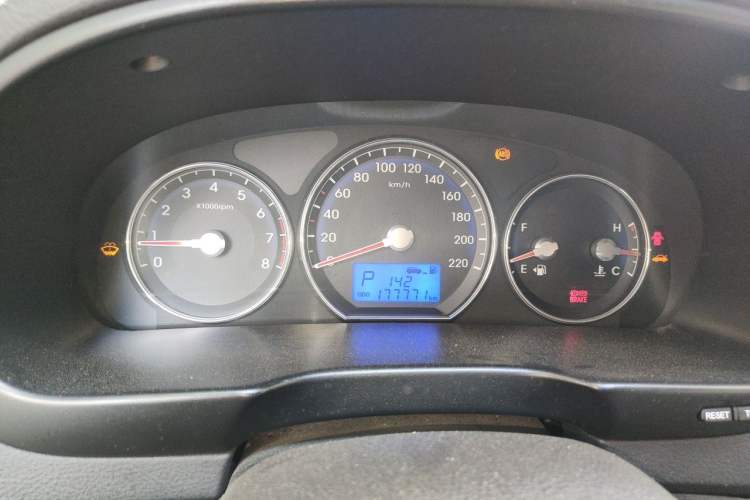 Used Hyundai Santa Fe Classic 2011 2.4 Comfort Edition 7-Seater Two-Wheel Drive Instrument Cluster