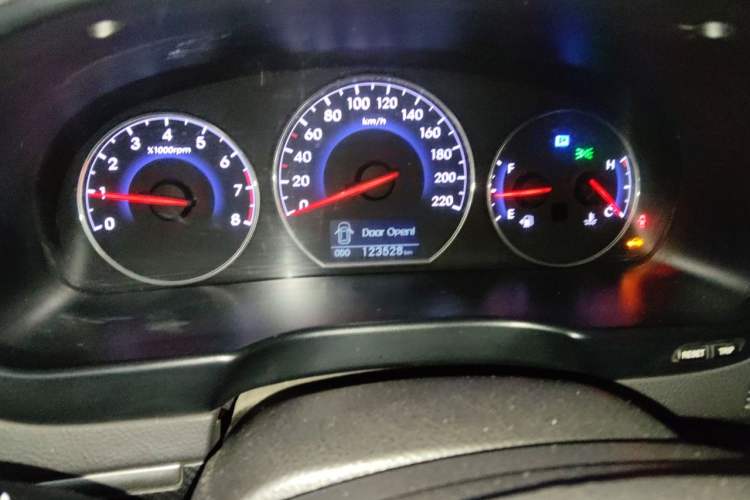 Used Hyundai Santa Fe Classic  Instrument Cluster
