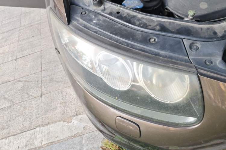 Used Hyundai Santa Fe Classic 2011 2.4 Ultimate Edition 7-Seater Two-Wheel Drive Right Front Headlight