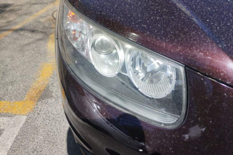 Used Hyundai Santa Fe Classic 2011 2.4 Comfort Edition 7-Seater Two-Wheel Drive Right Front Headlight