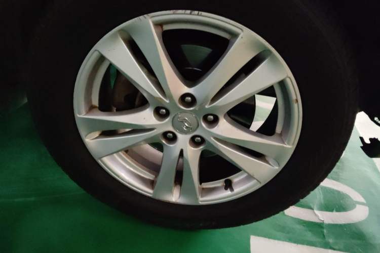 Used Hyundai Santa Fe Classic  Right Front Wheel Hub