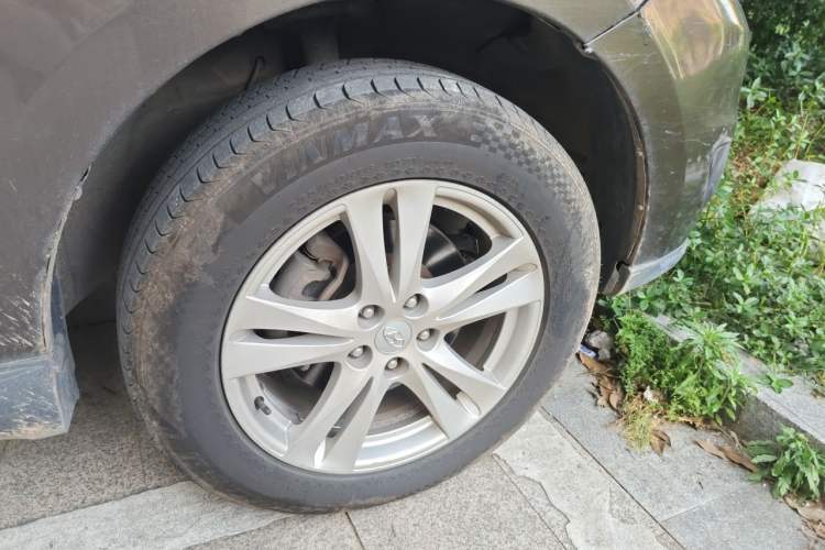 Used Hyundai Santa Fe Classic 2011 2.4 Ultimate Edition 7-Seater Two-Wheel Drive Right Front Wheel Hub