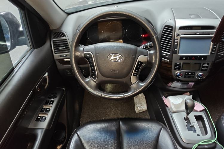 Used Hyundai Santa Fe Classic 2011 2.4 Comfort Edition 7-Seater Two-Wheel Drive Steering Wheel