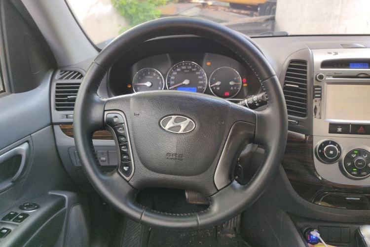 Used Hyundai Santa Fe Classic 2011 2.4 Comfort Edition 7-Seater Two-Wheel Drive Steering Wheel