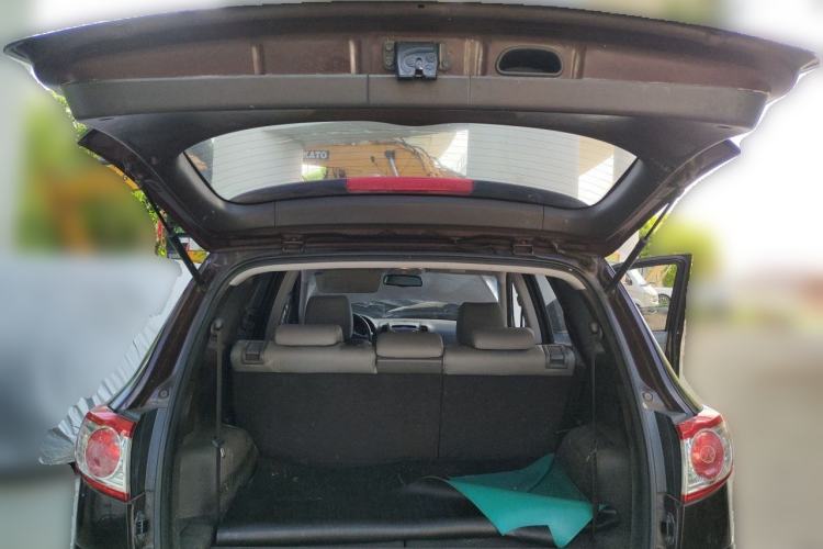 Used Hyundai Santa Fe Classic 2011 2.4 Comfort Edition 7-Seater Two-Wheel Drive Trunk